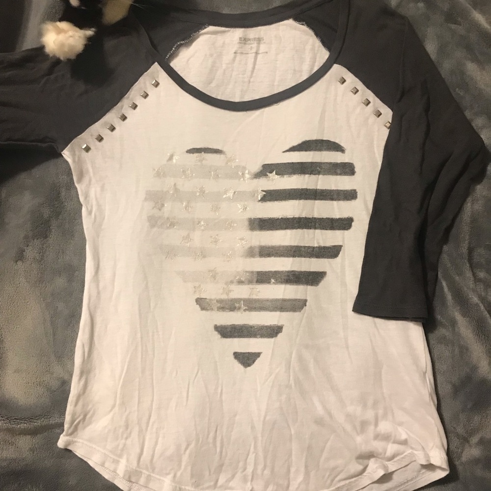 Express Quarter Sleeve Tee
